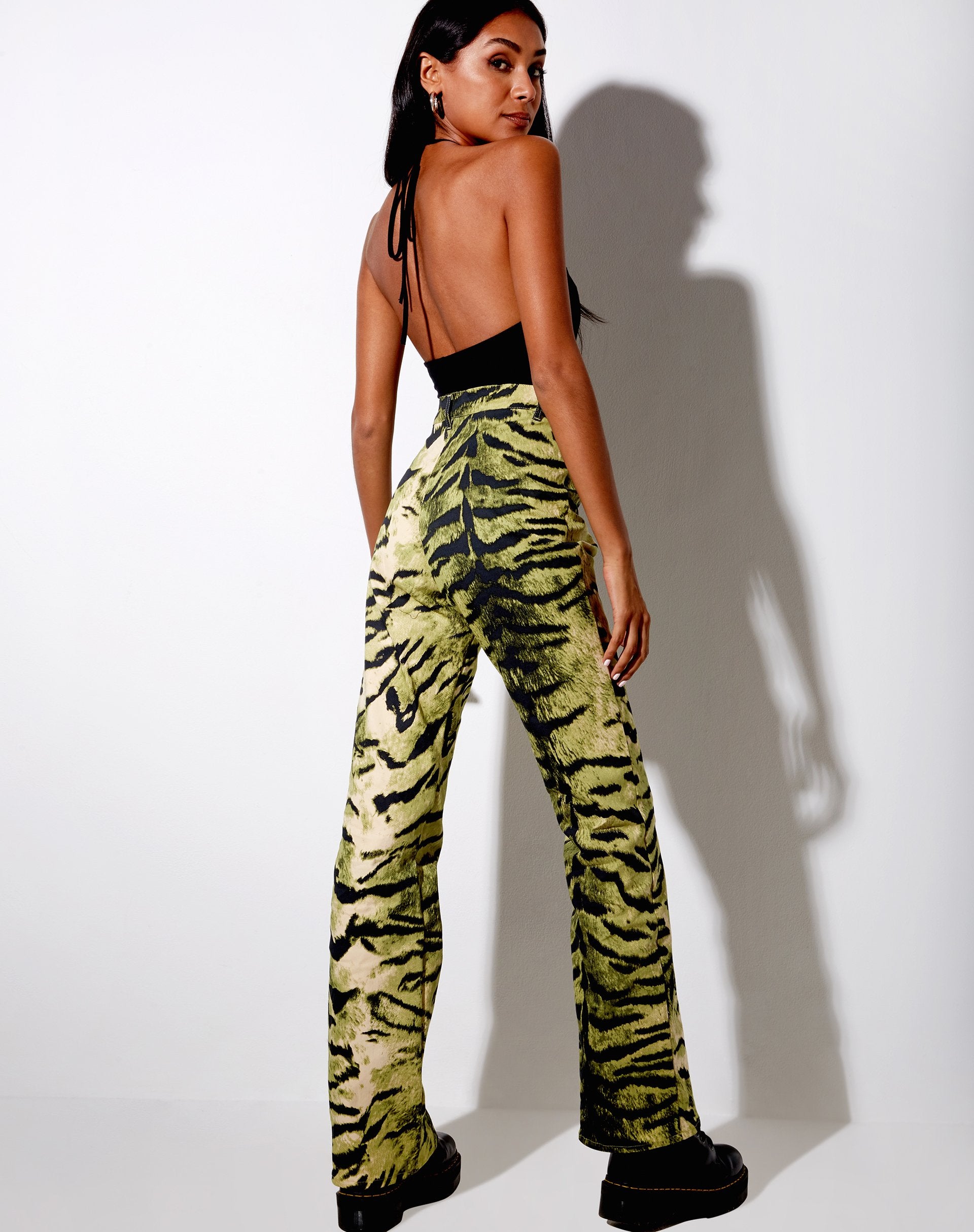 Image de Zoven Flare Trouser in Tiger Full Khaki Placement