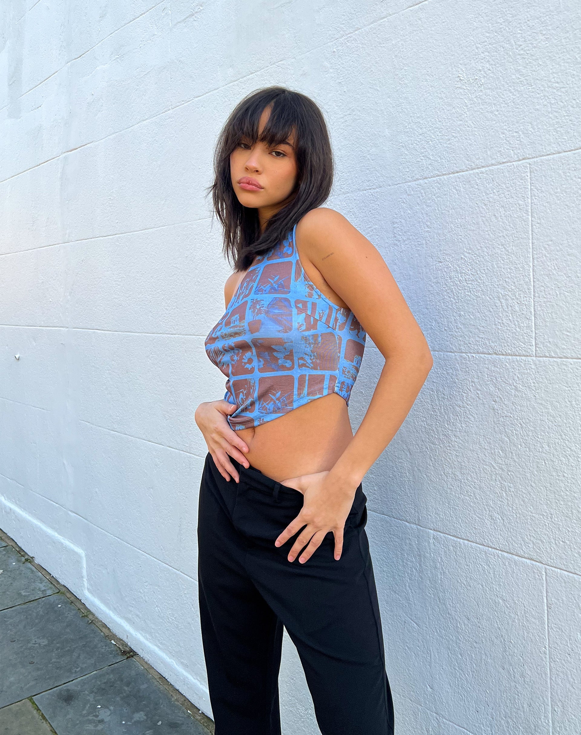 image de Rinja Top en bleu photographique