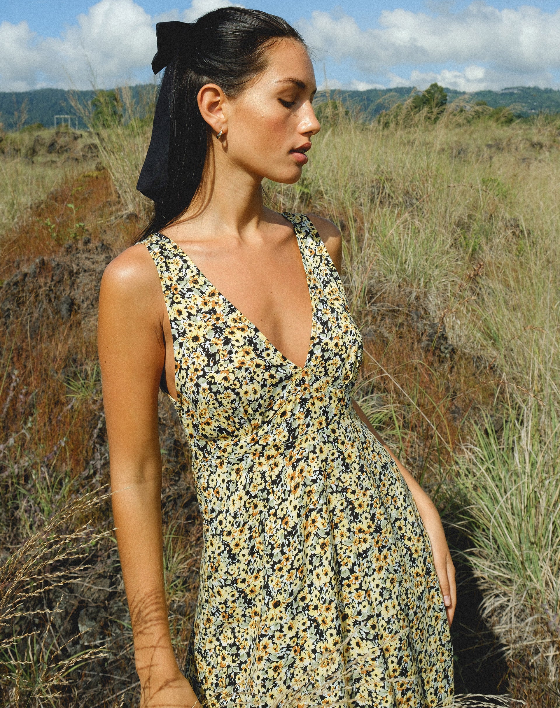 image de Enslee Slip Dress in Spring Ditsy Yellow