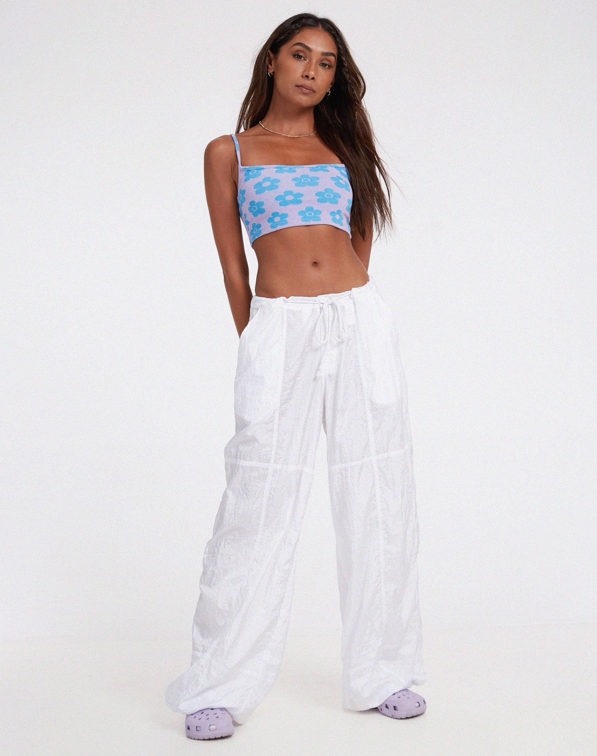 image de Tala Crop Top in Cute Floral Daisy Lilac and Blue