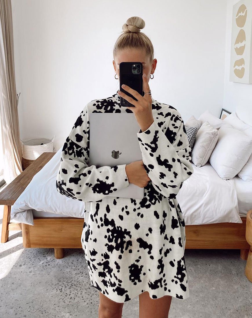 Image de Neve Jumper Dress in Dalmatian
